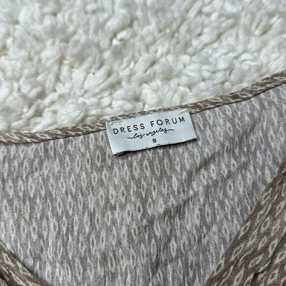 Dress Forum Taupe Minimalist Flowy Romper Wrap Diamond Pattern Minimalist BB1 - Picture 4 of 8